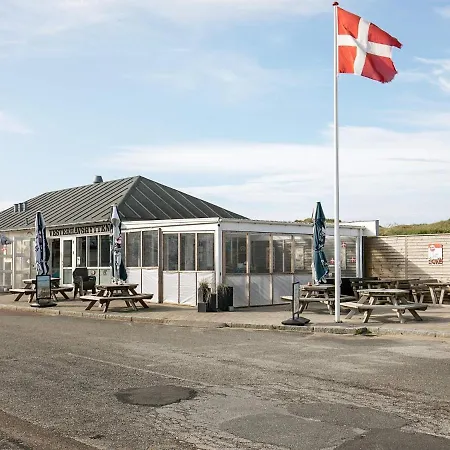 16 Person Holiday In