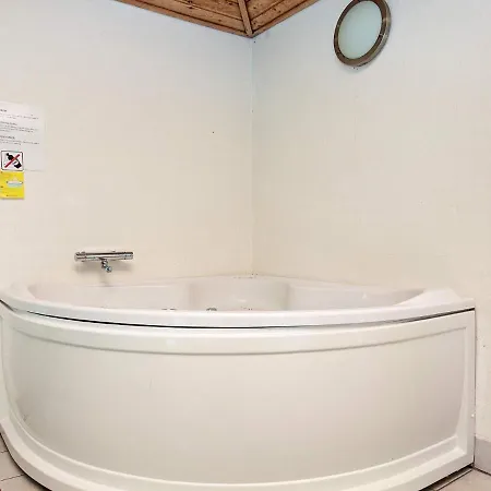 16 Person Holiday In בית נופש Vestervig